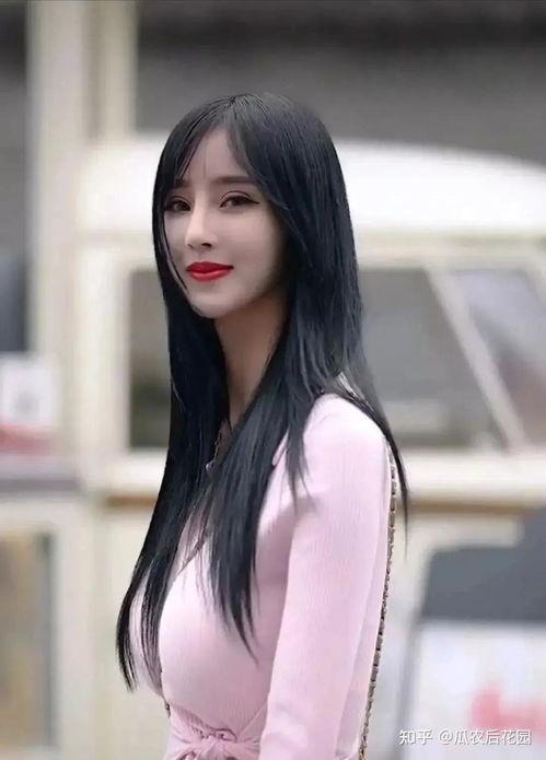 网红吃瓜美女是谁呀,她是谁？背后的故事与影响力