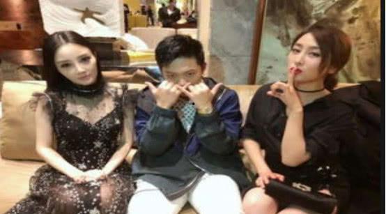 吃瓜群众看娱乐圈,吃瓜群众视角下的明星八卦